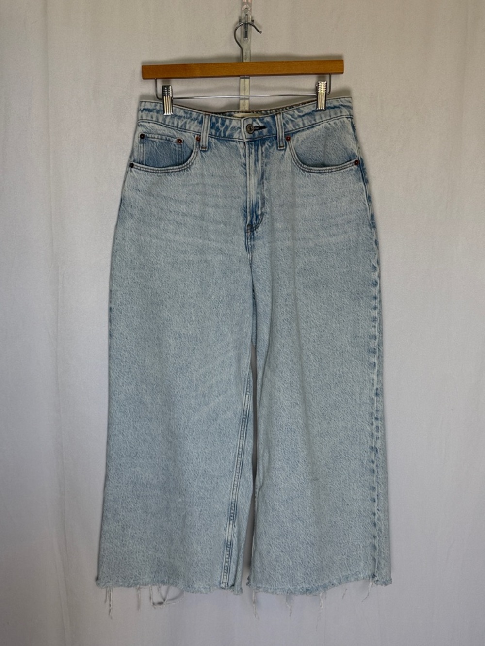 Abercrombie & Fitch Curve Love High Rise Cropped Wide Leg Jeans Sz 6S Light Wash - Picture 2 of 13